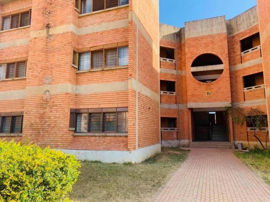 Spacious Zamtel Flat Lusaka Exterior photo